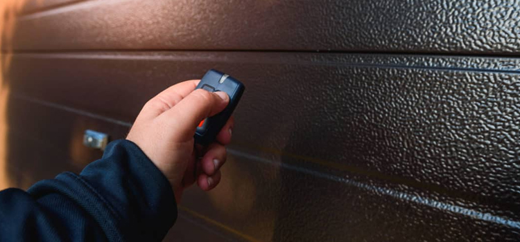 automatic door opener with remote control in Coachella